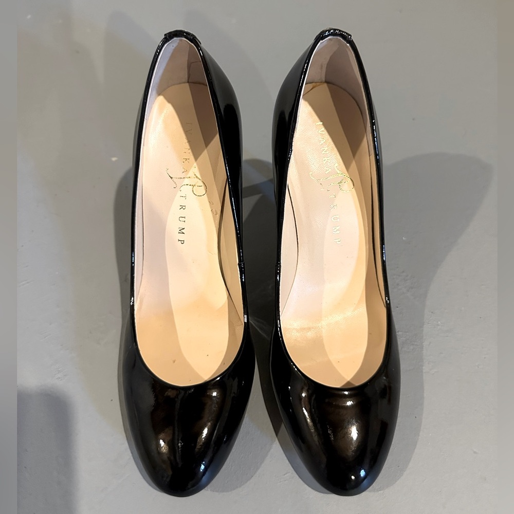 Black heels size 7
